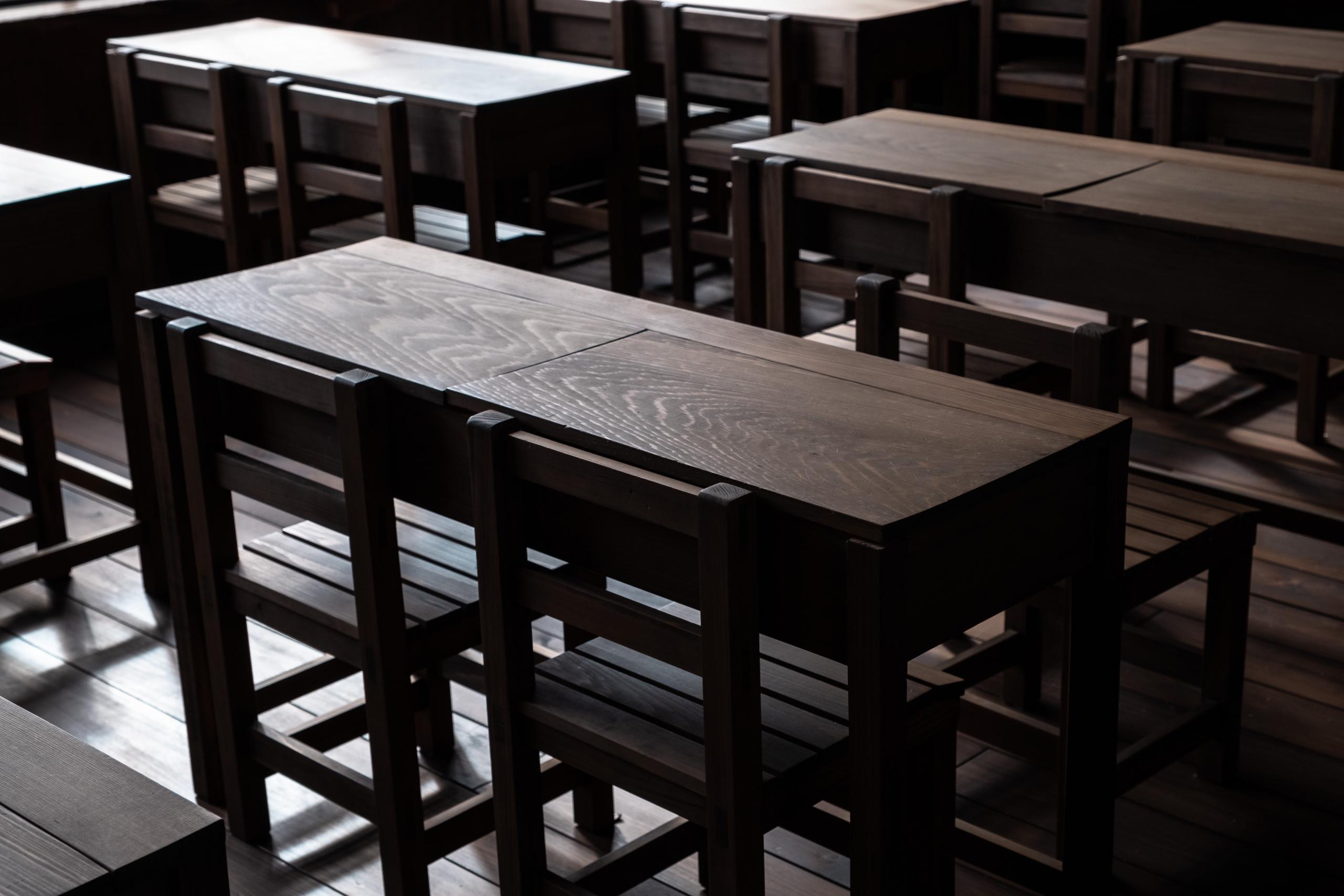 Une salle de classe vide