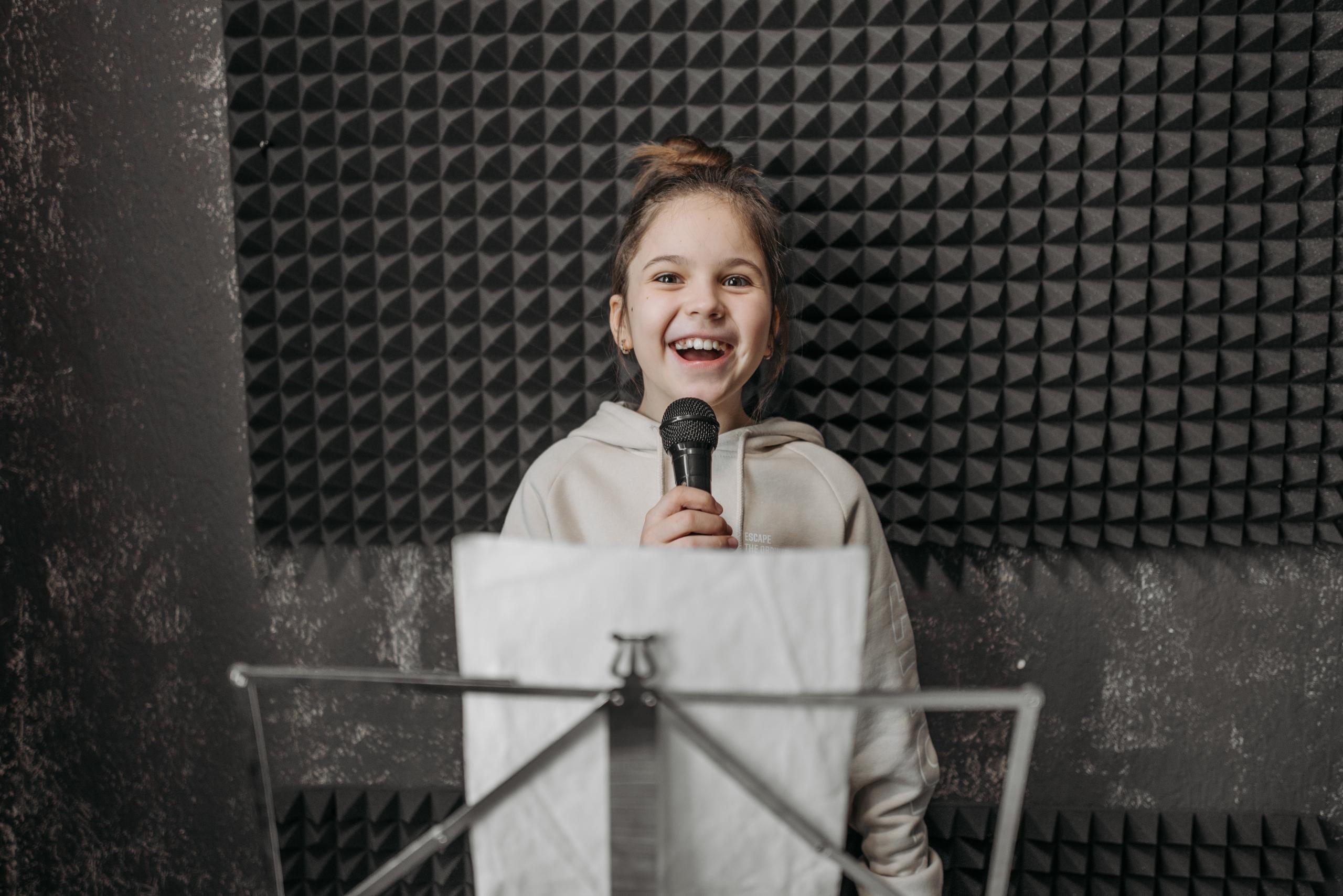 Comment un enfant peut-il apprendre à chanter ?