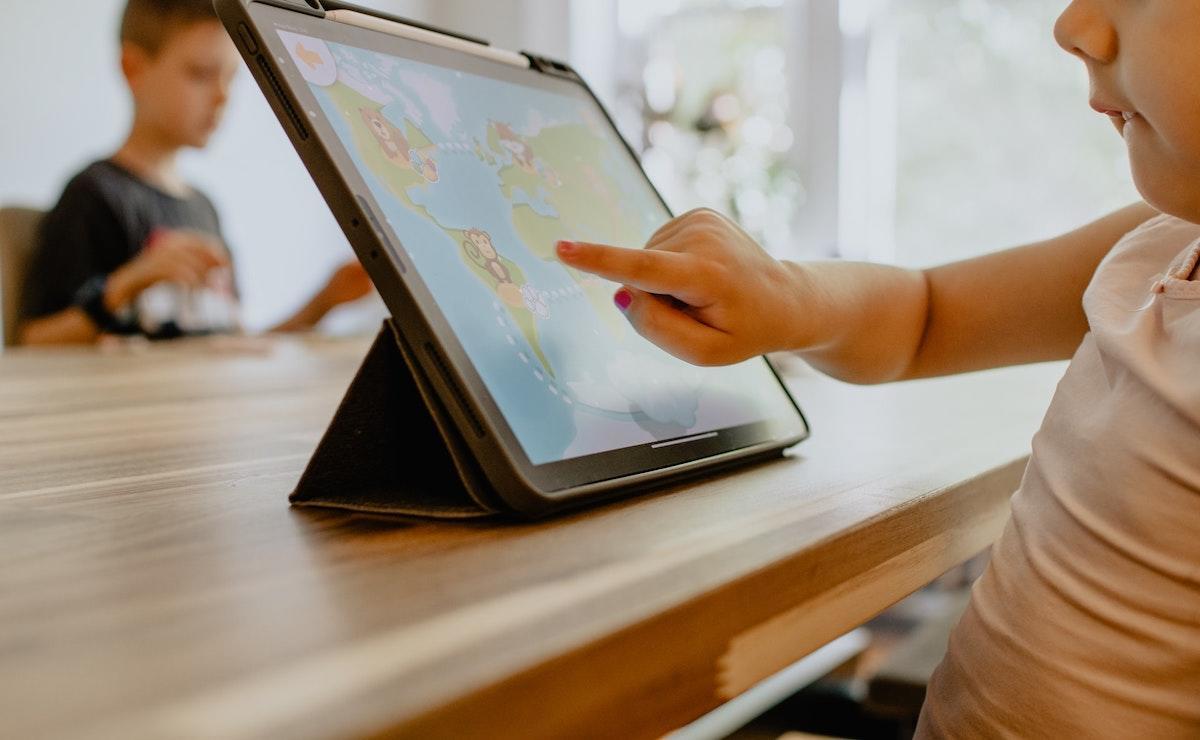 Comment s'organiser pour l'école à la maison ? 