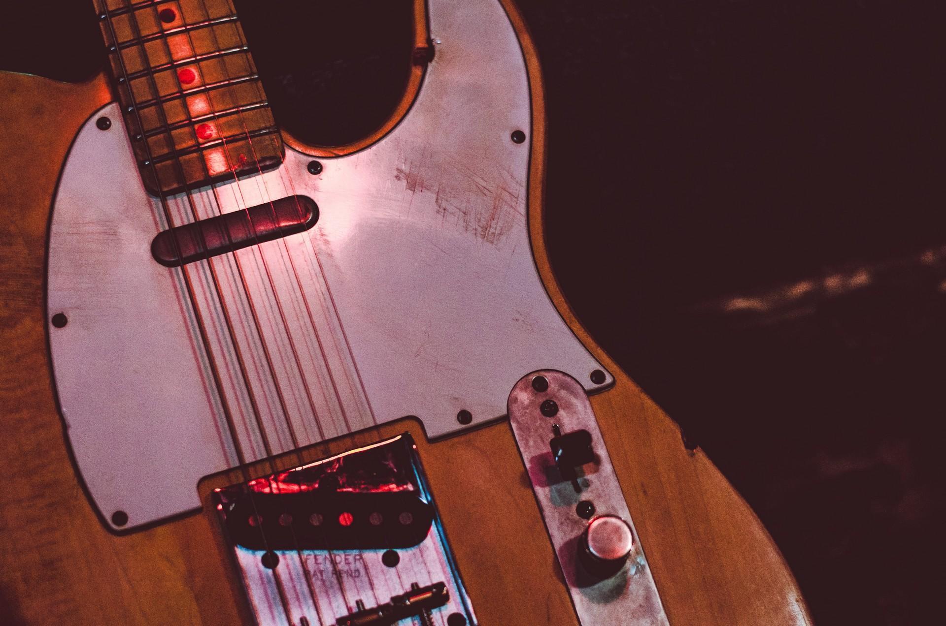 Quels sont les premières guitares Fender connues ?