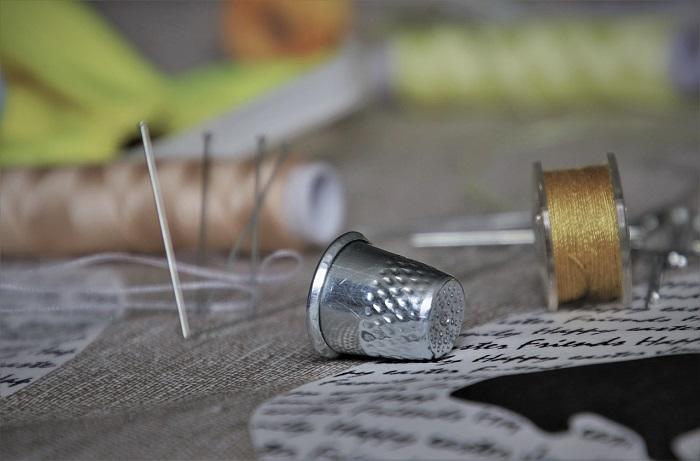 Comment découper un tissu avec un patron ?