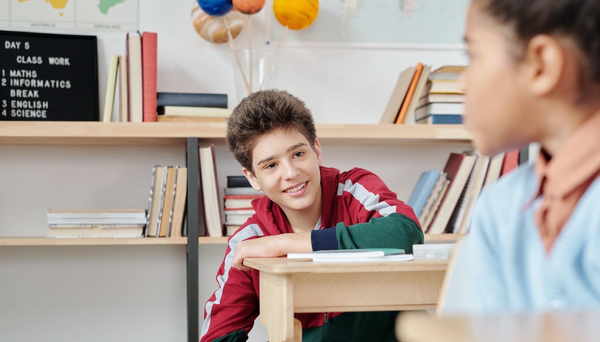 Comment aider les enfants à intégrer de nouvelles connaissances linguistiques ?