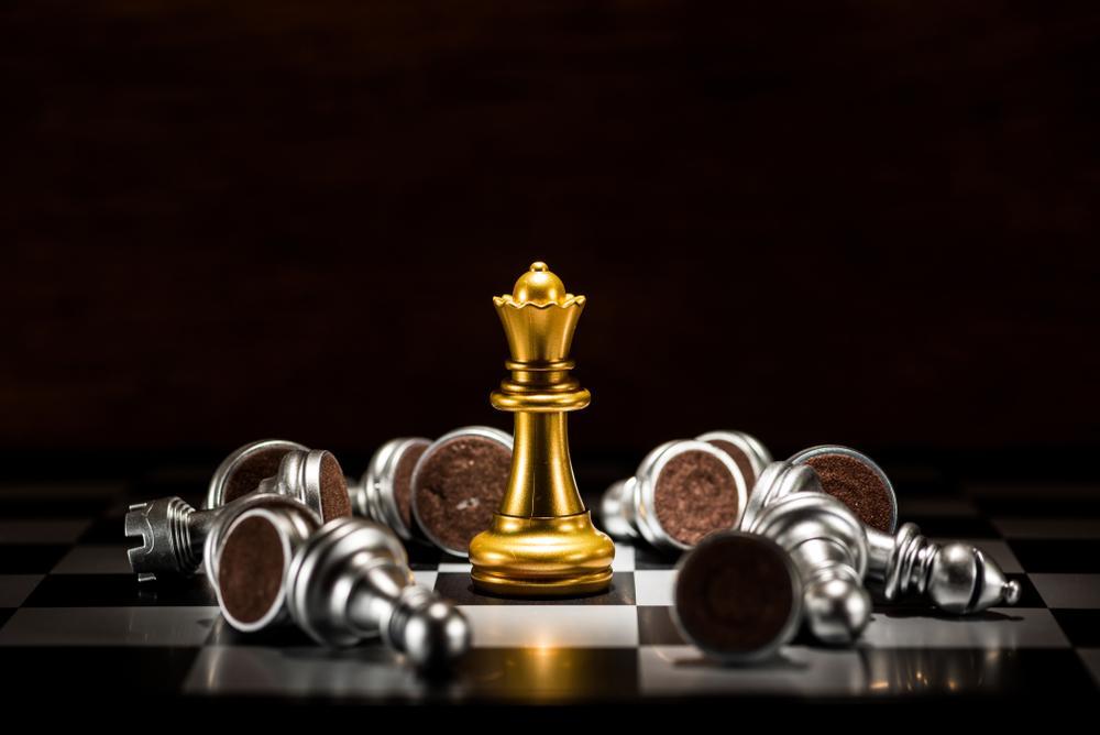 Comment se déplace un cavalier sur un échiquier noir et blanc ?