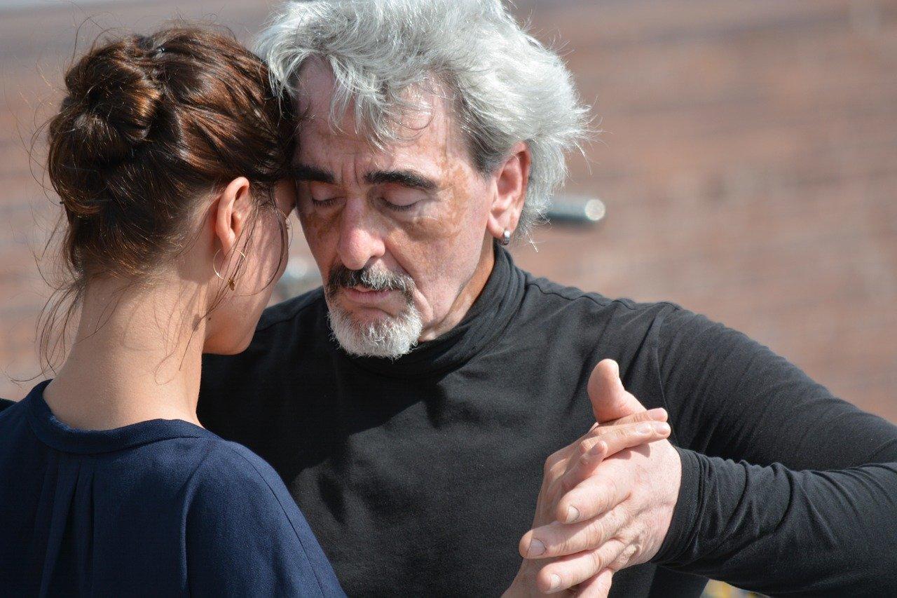 Quelle danse de salon pour senior faire ?