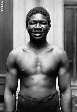 Portrait en noir et blanc de Battling Siki