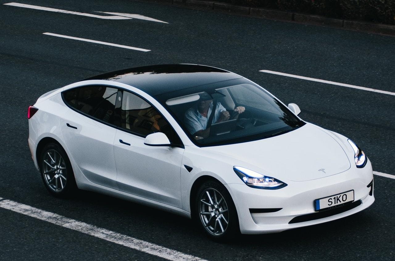 Combien coûte une Tesla ? 