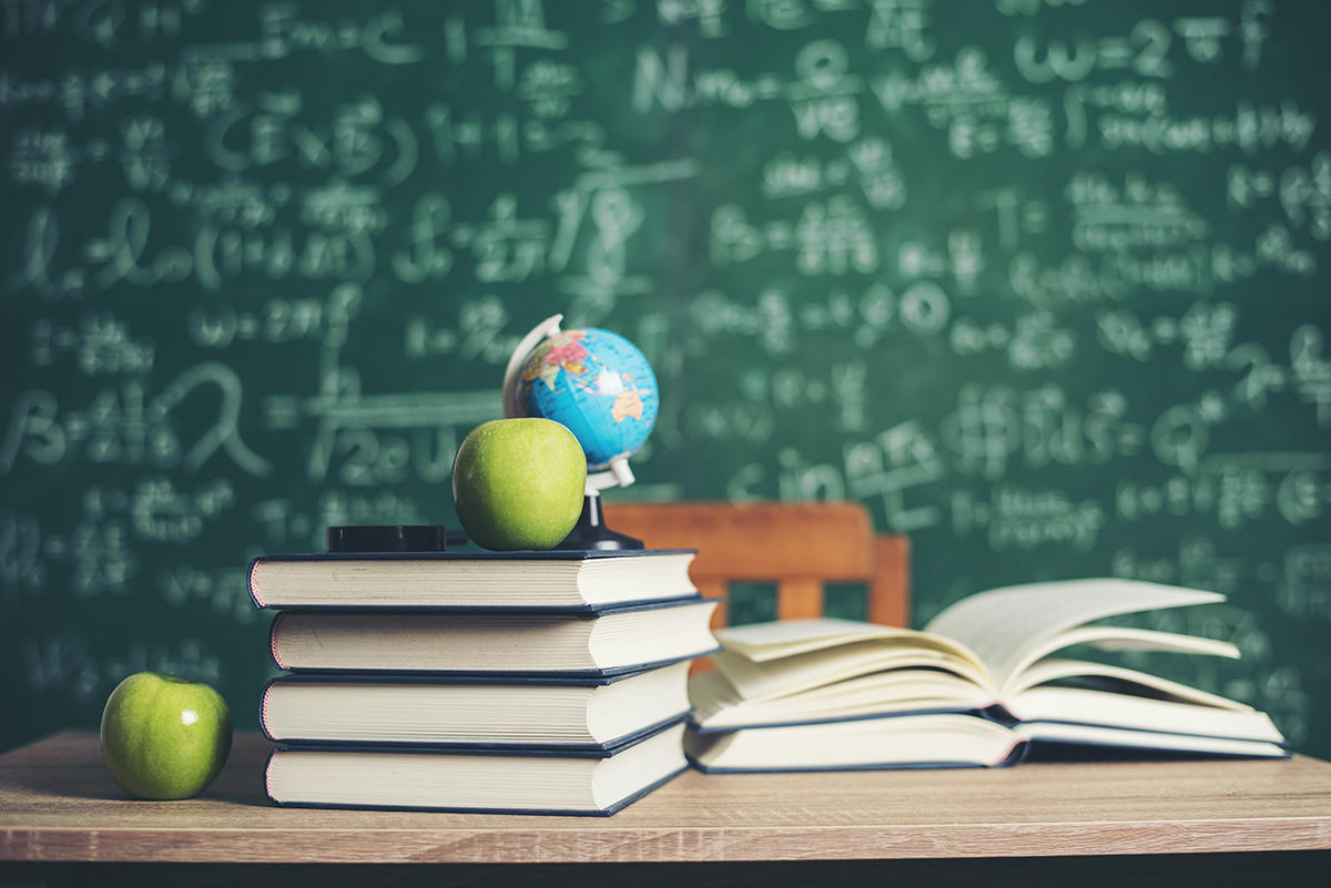 Le salaire est sous évalué pour les professeurs enseignants.