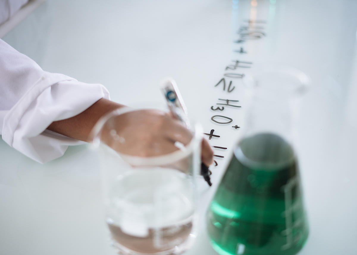 Comment bien choisir votre cours particulier de physique chimie ?