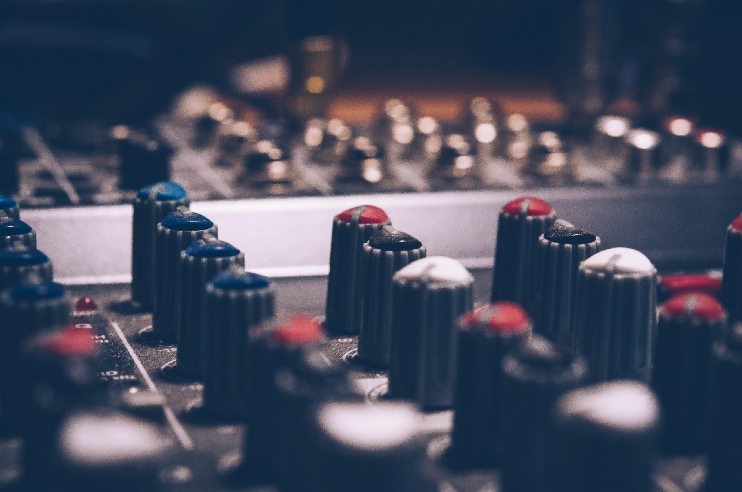 Comment apprendre à devenir dj à Bordeaux ?