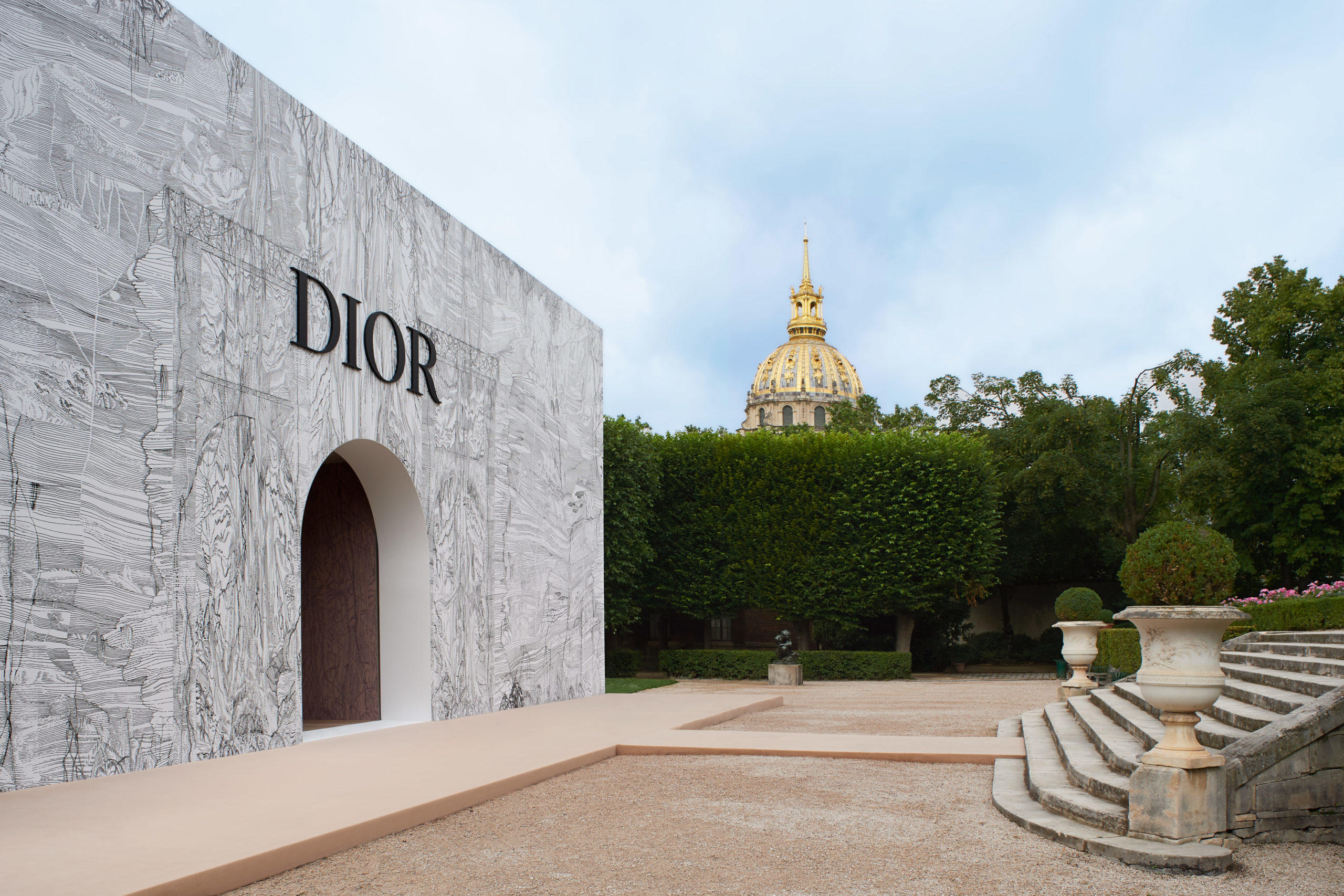 Dans quel musée parisien le défilé Dior a t il eu lieu ?