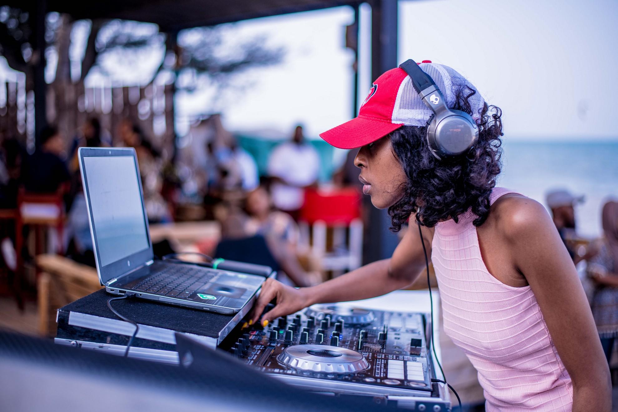 Où prendre des cours pour devenir DJ à Toulouse ?