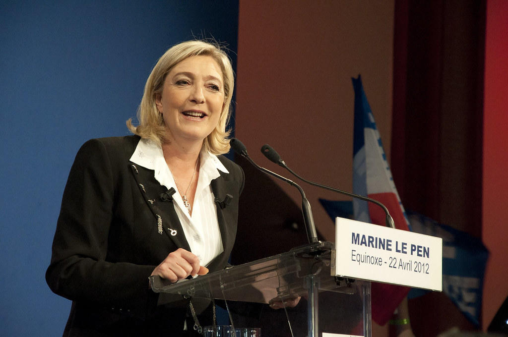 Quels sont les différents candidats à la présidentielle 2022 qui demandent le retour à l'uniforme pour les jeunes Français à l'école ?