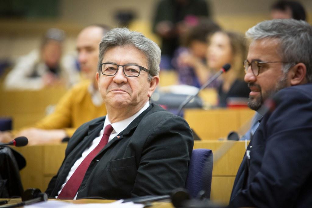 Pourquoi le candidat Insoumis Jean-Luc Mélanchon rencontre t il autant de succès auprès des jeunes et des précaires ? 