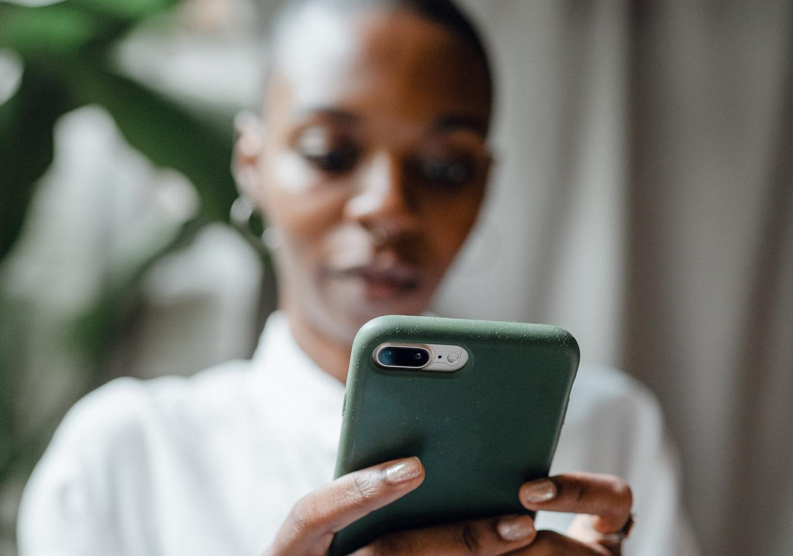 Comment utiliser son téléphone en voyage ? 