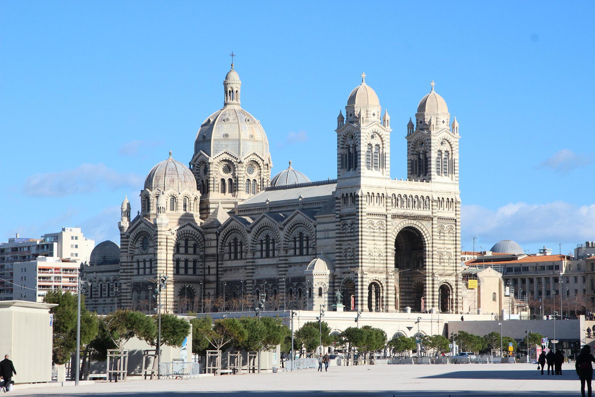 Comment prendre des cours de latin à Marseille ?