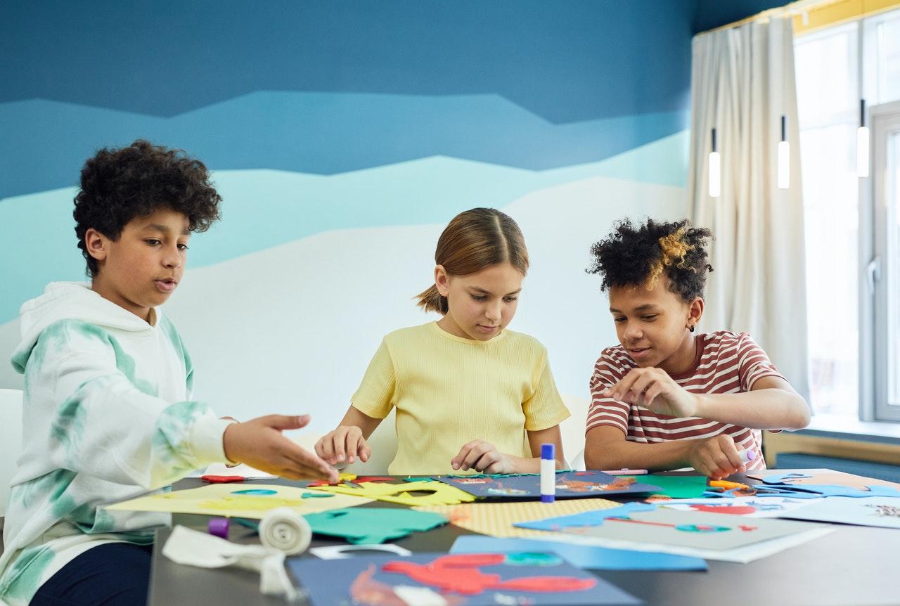 Comment faire réviser son enfant l'été ?