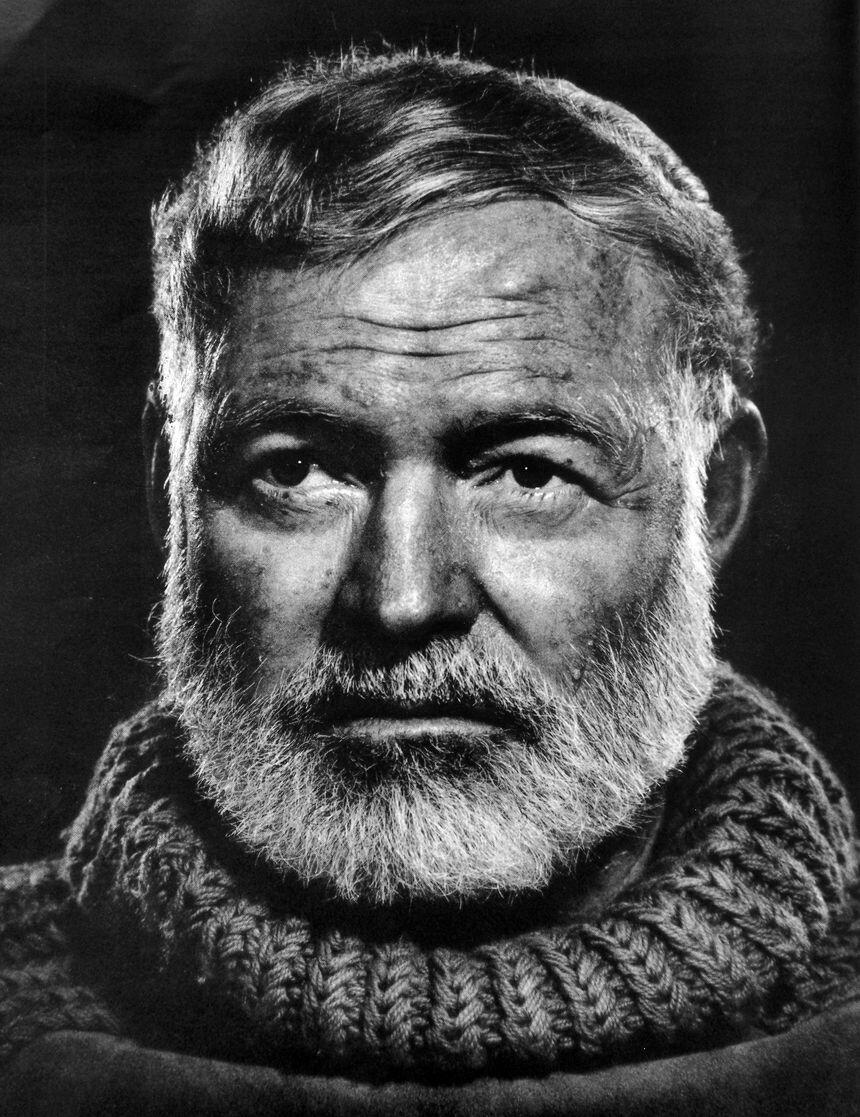 Photo d'Ernest Hemingway (crédit : © Yousuf Karsh - domaine public)