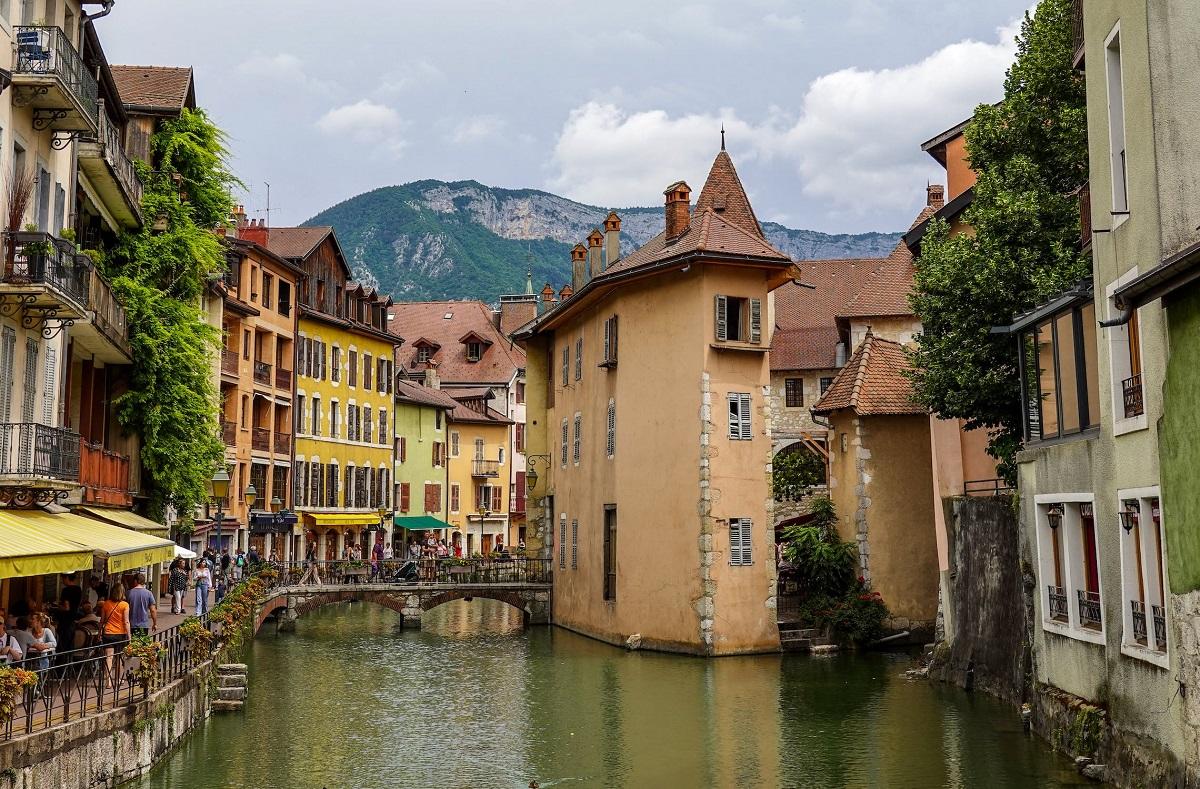 Vue sur la ville d'Annecy.