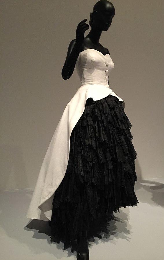 Création de couture de Balenciaga. 