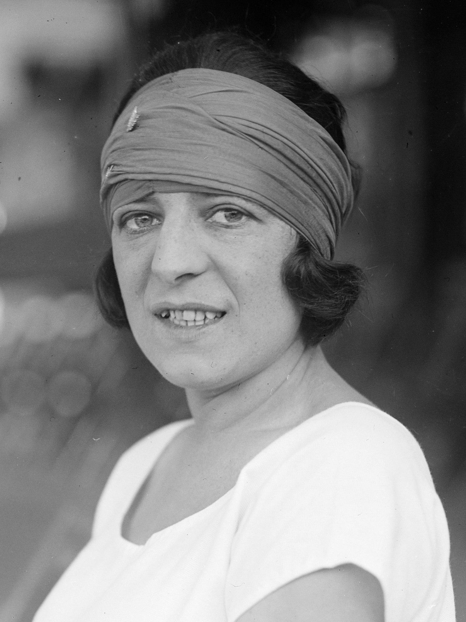 Portrait de Suzanne Lenglen.