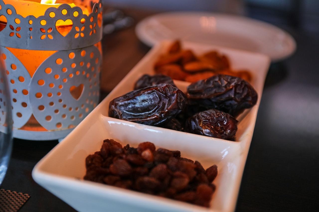 Dattes et fruits secs pour le Ramadan.