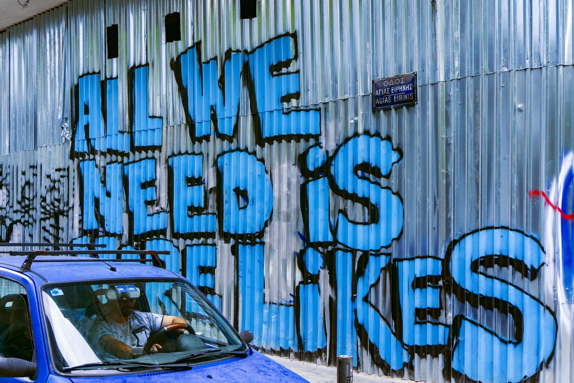 graffiti mural représentant un slogan en anglais 