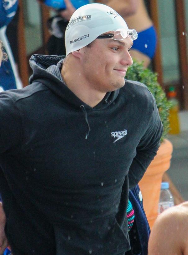 Florent Manaudou en bord de piscine.