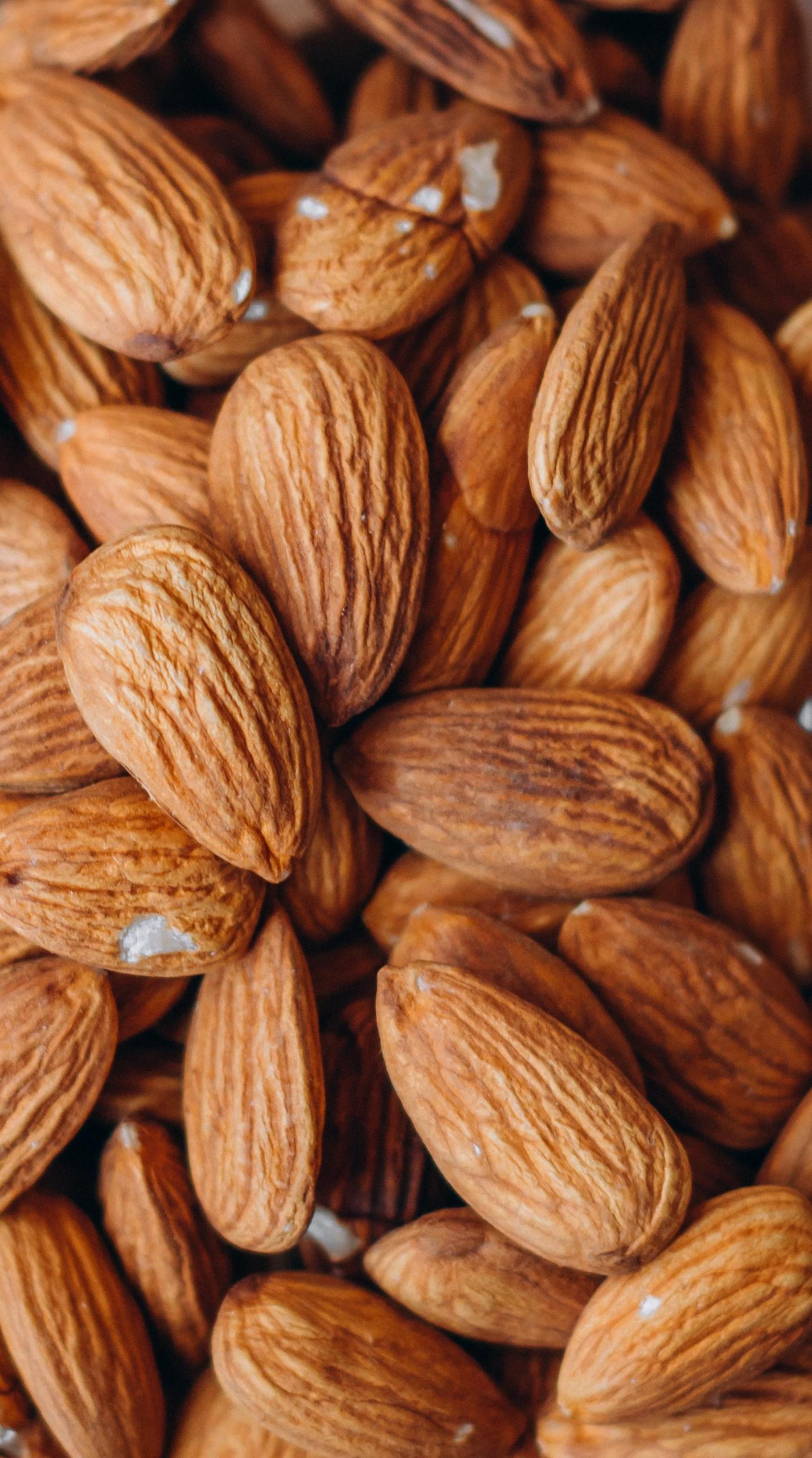 Des amandes, ingrédients capital pour la frangipane de la galette des rois !