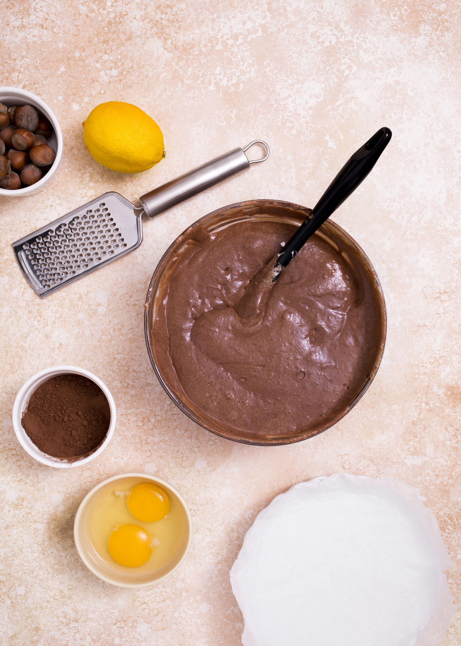Les ingrédients de la mousse au chocolat vus de haut
