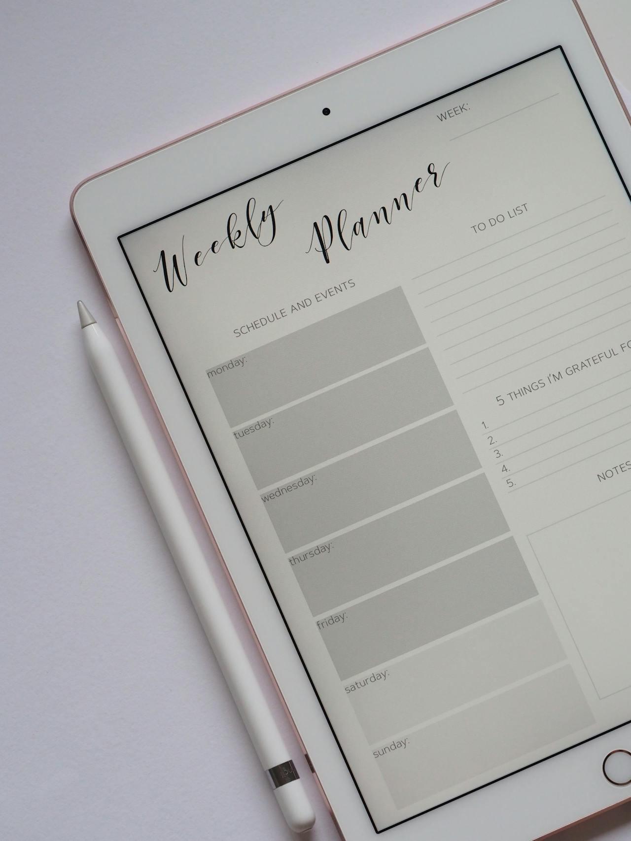 Un agenda virtuel sur une tablette.