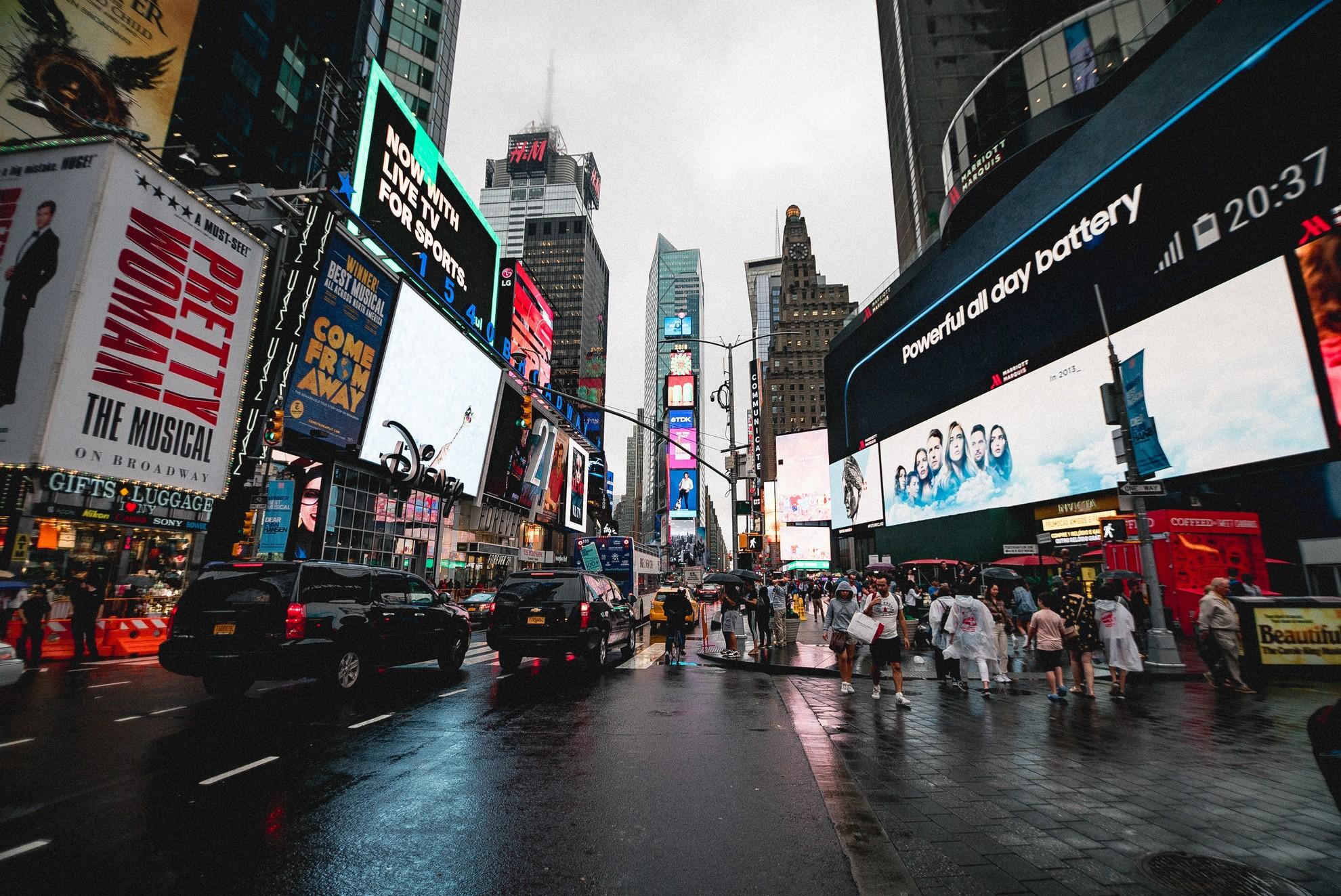Le quartier de Time Square sous la brume.