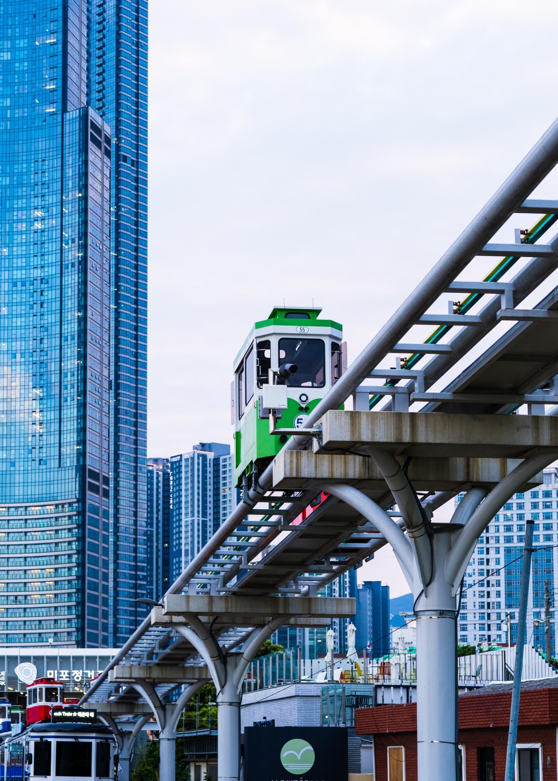 Une vue du métro aérien de Busan.