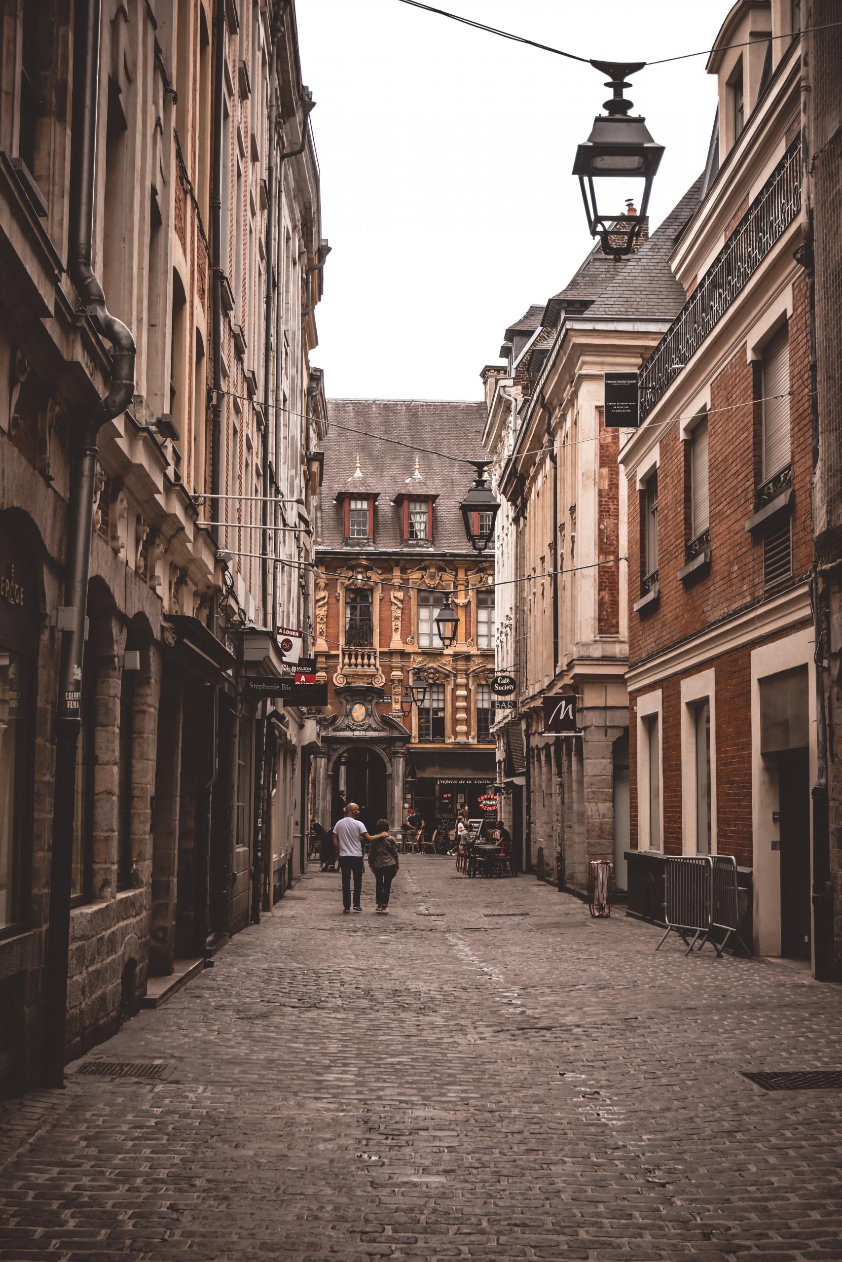 Une rue pavée lilloise.