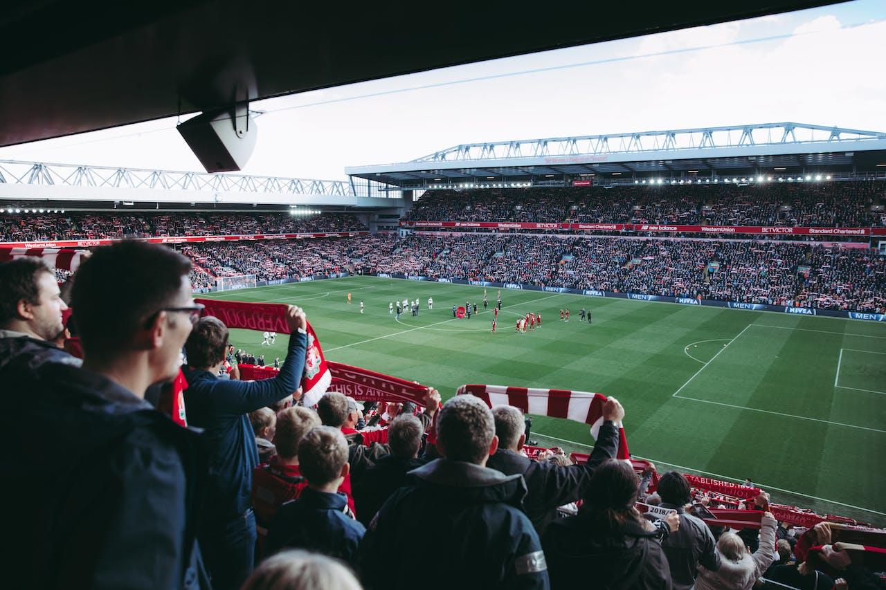 Match de foot à Liverpool côté supporters