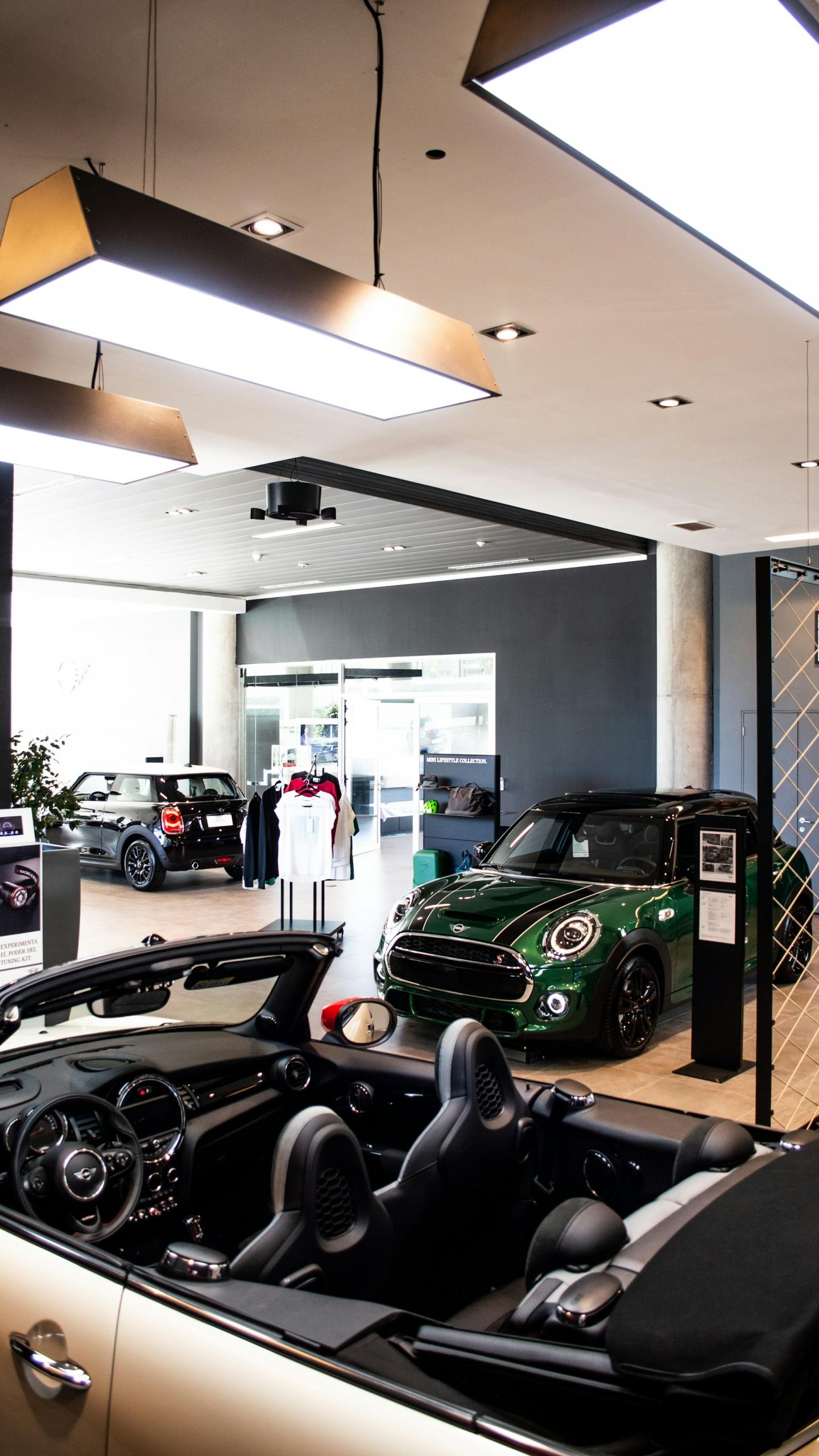 concessionnaire automobile et boutique de vente 