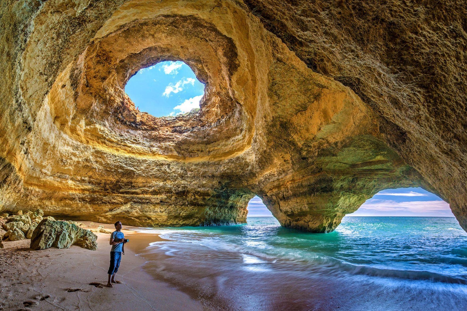 Une grotte au Portugal.