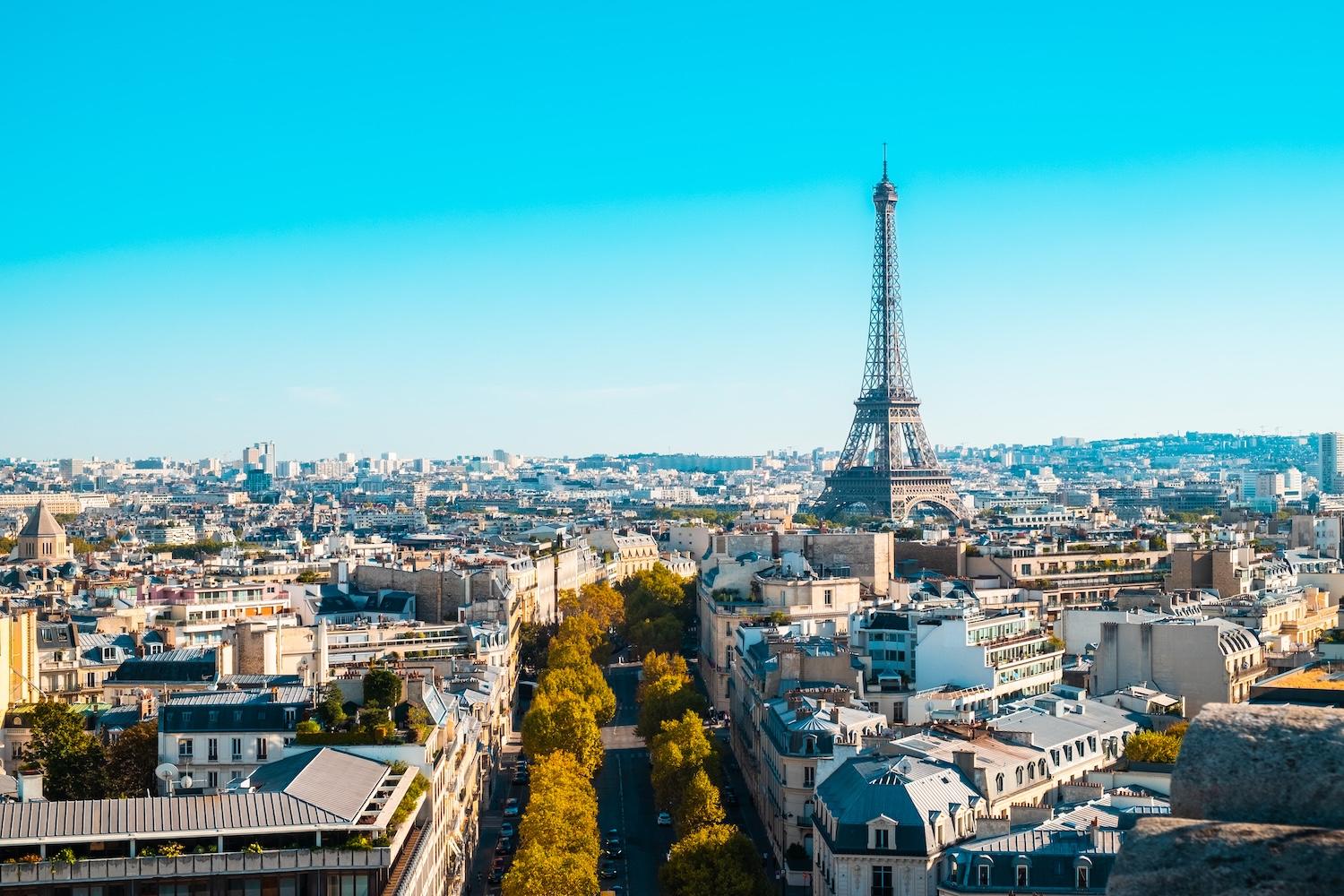 Vue sur la Tour Eiffel et sur Paris.