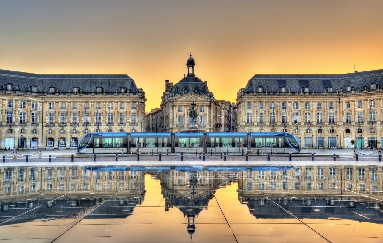 Vue de la Place de la Bourse à Bordeaux.