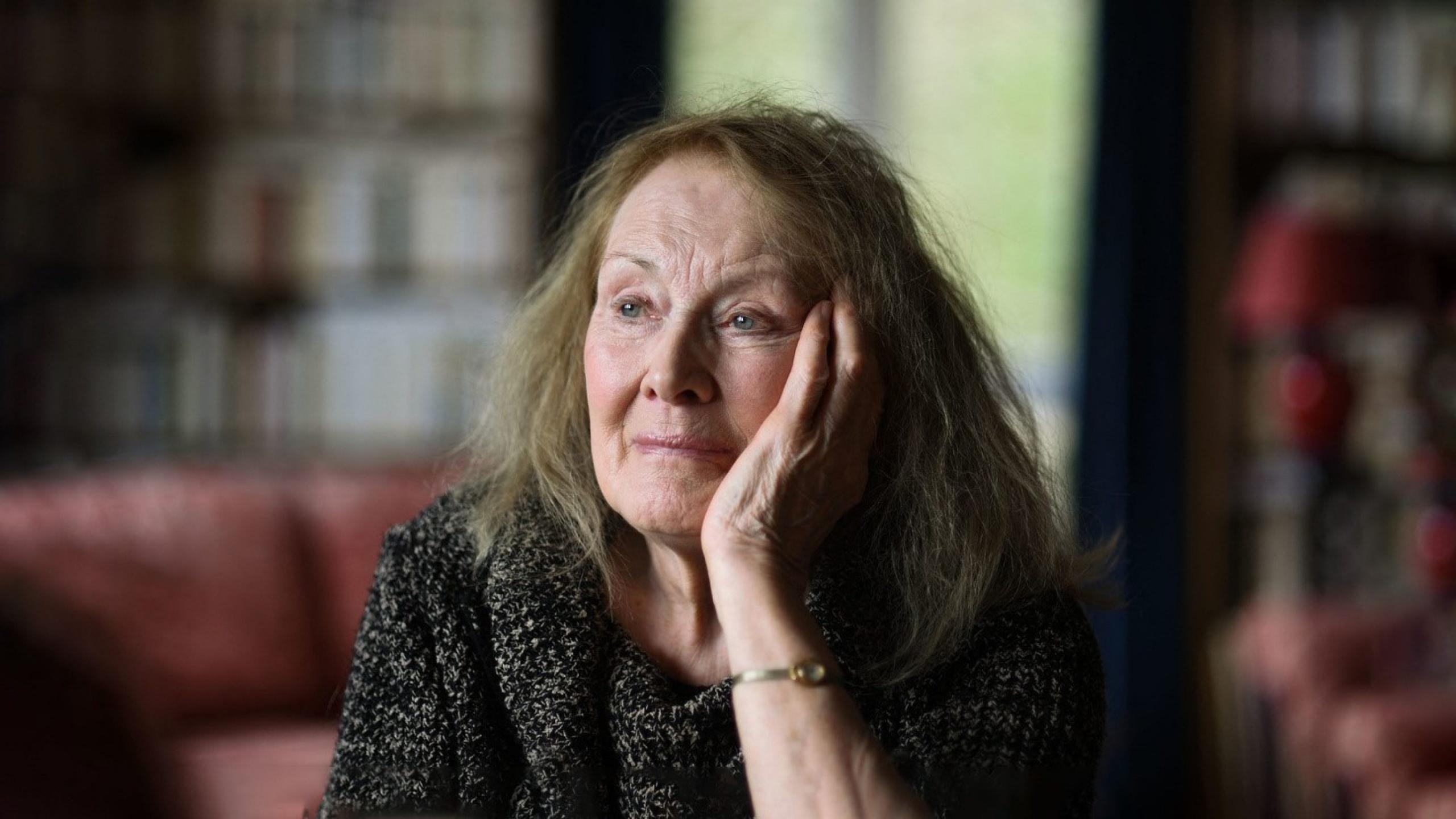 Portrait d'Annie Ernaux après l'obtention de son Prix Nobel de littérature