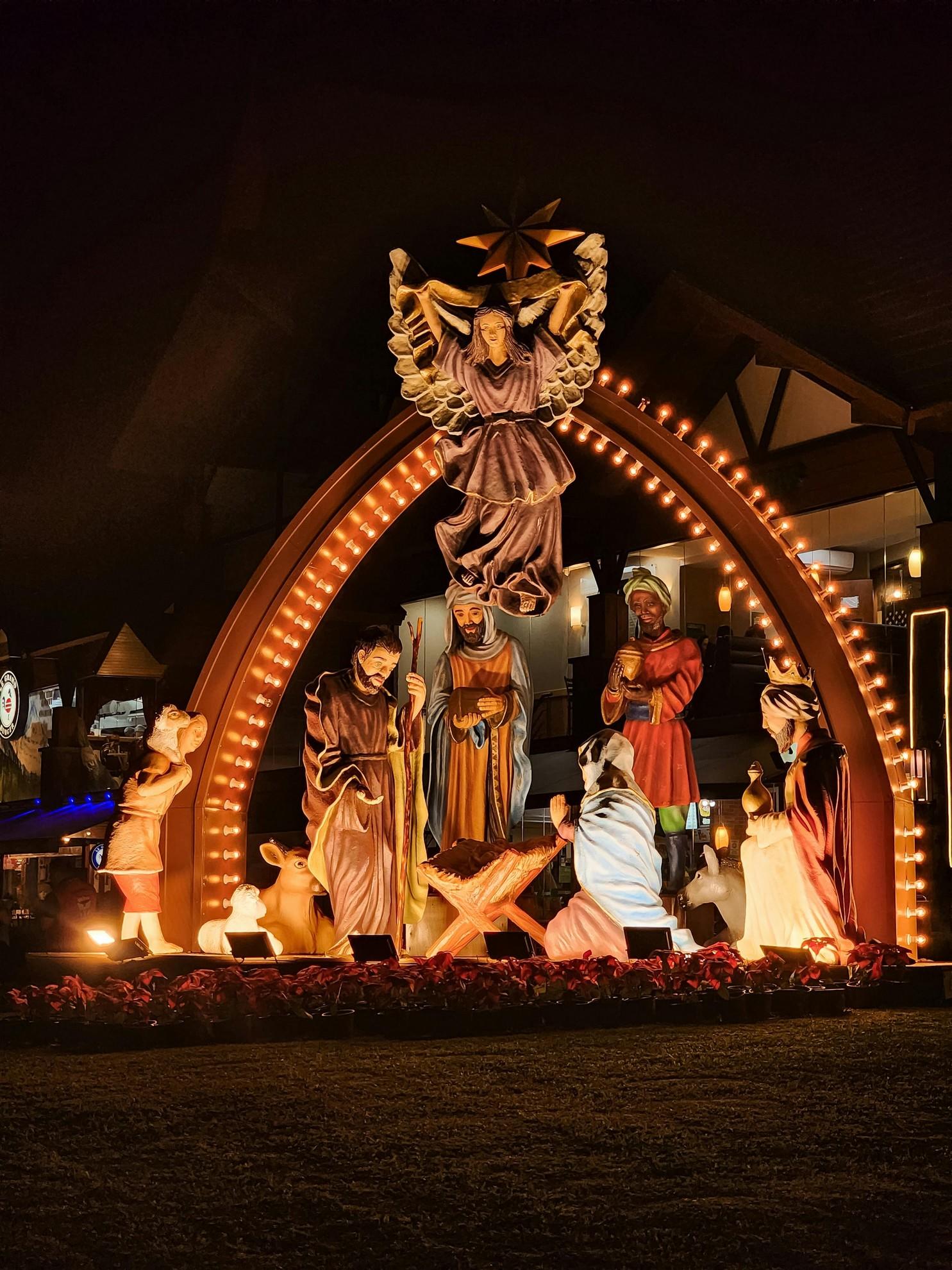 Une crèche et ses santons.