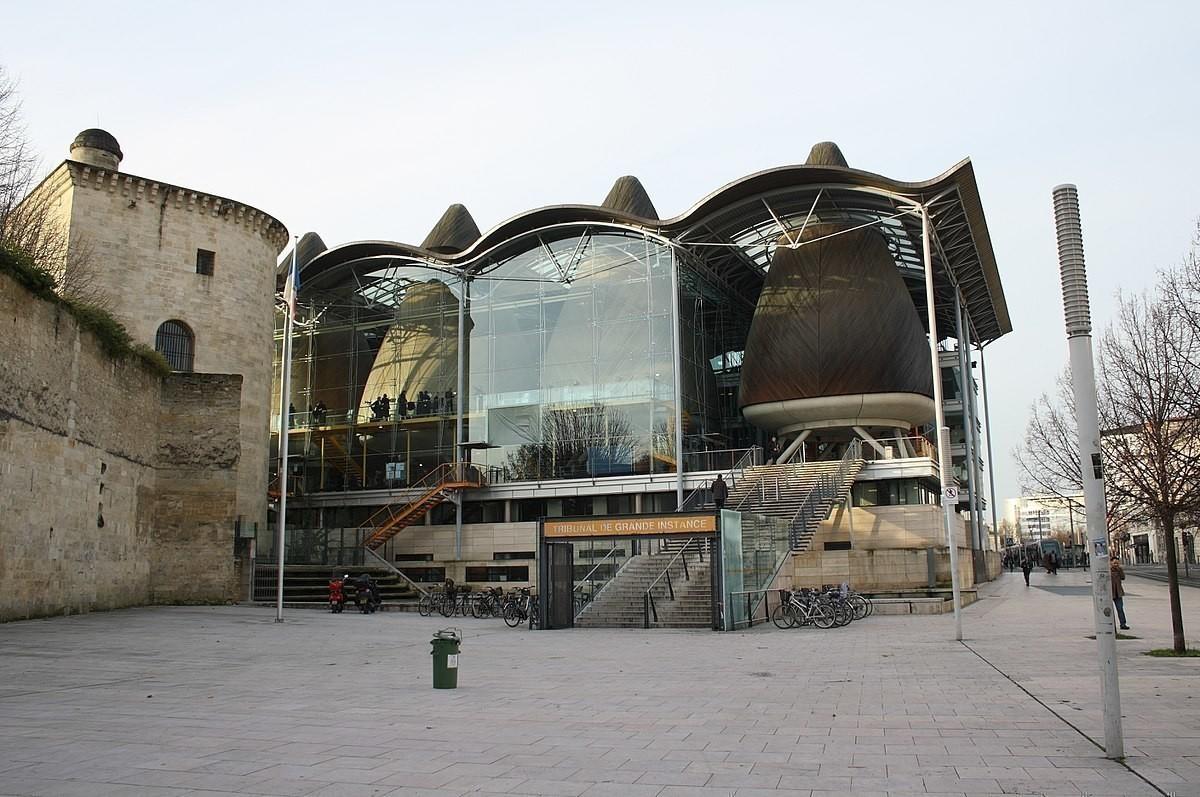 Vue du parvis des droits de l'homme à Bordeaux.