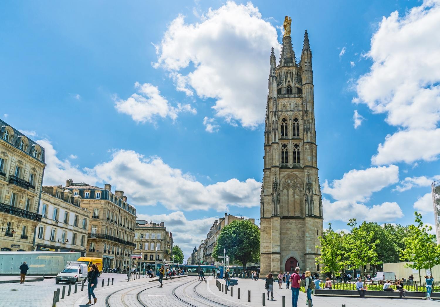 Vue de la place Pey Berland à Bordeaux