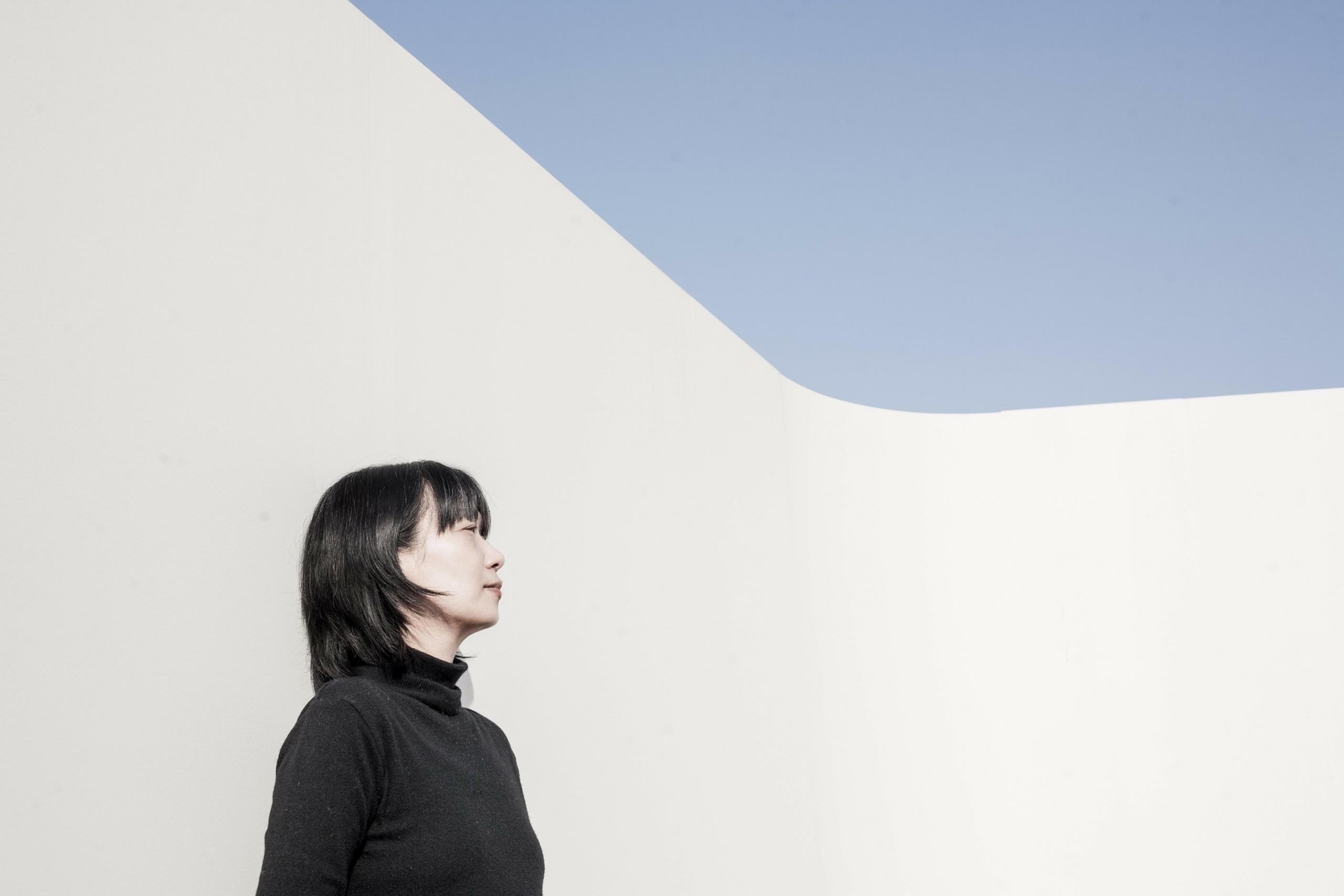 Han Kang sur une estrade académique