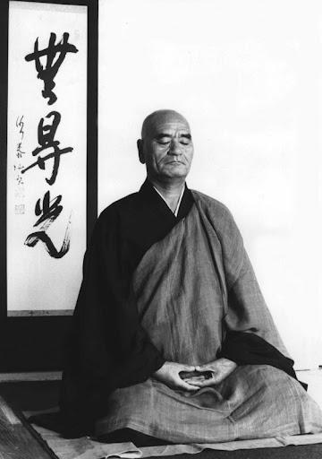 La tradition bouddhiste guide la méditation Zazen 