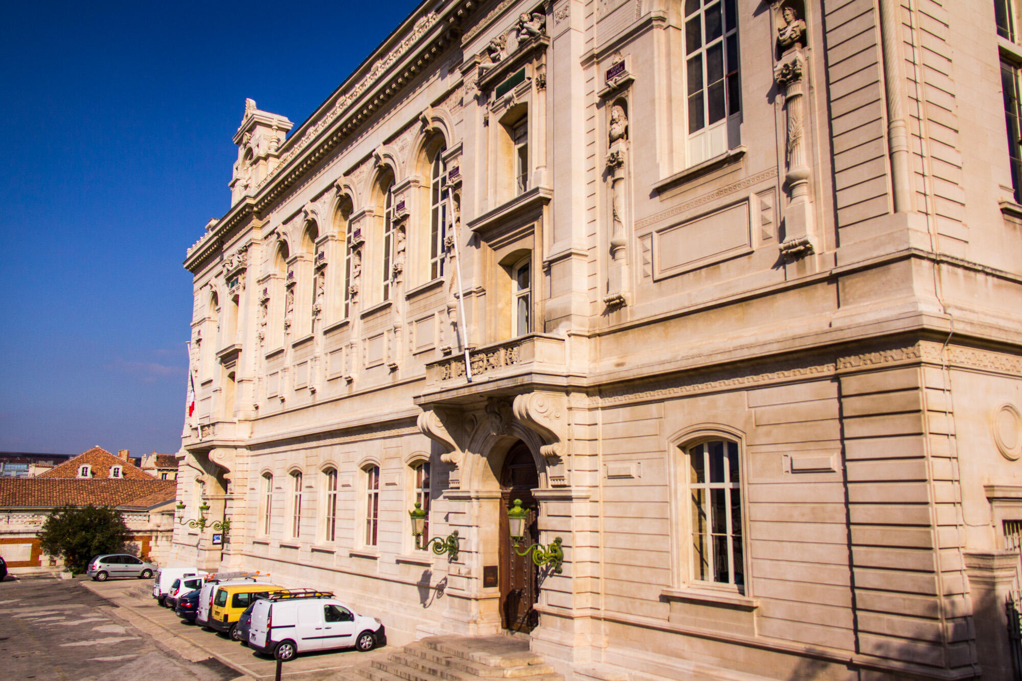 Facade du conservatoire Barbizet à Marseille