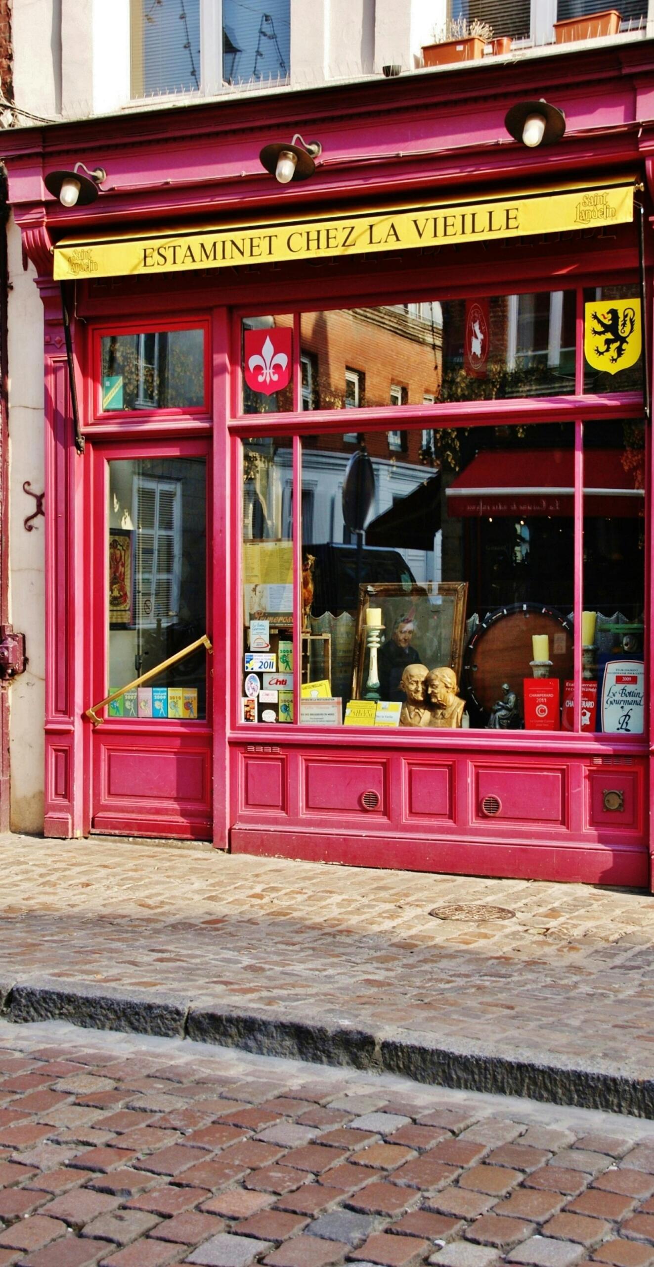 Porte d'entrée dans une rue de Lille