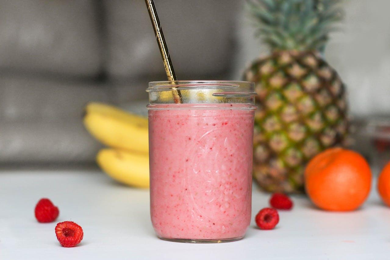 Photo d'un smoothie aux fruits rouges. 