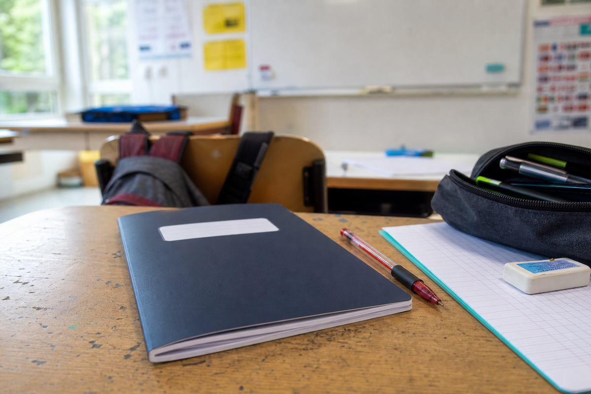 Le carnet de correspondance permet le lien entre le collège et la famille de l'élève