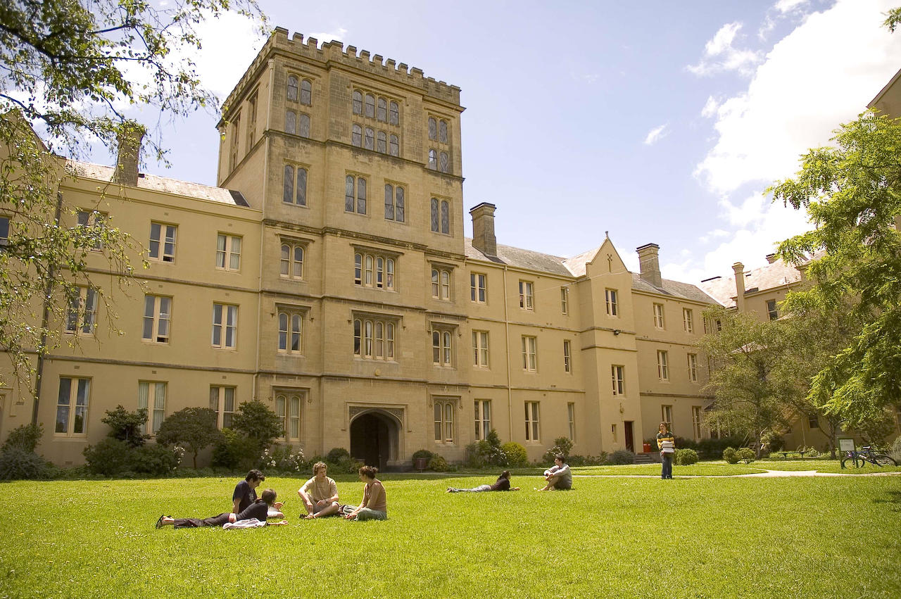 Where are the best places to find students for private maths tutorials?