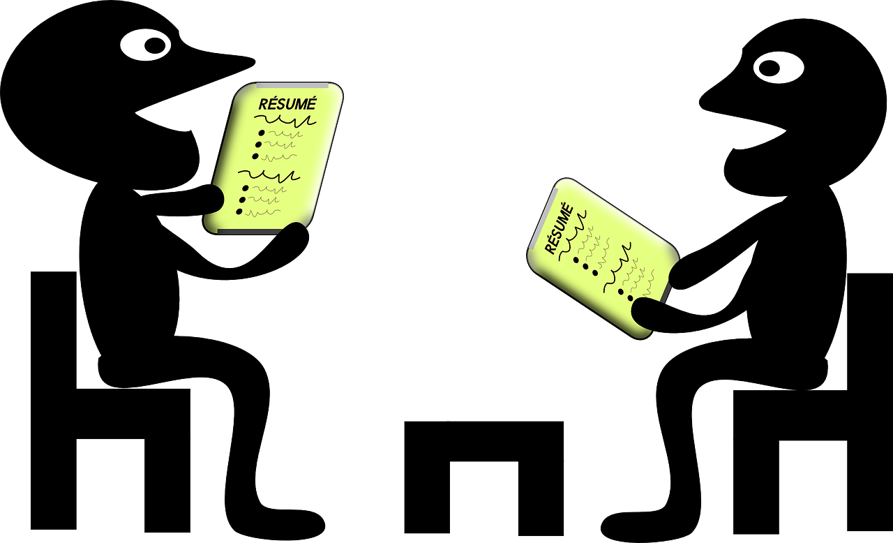 Resume means 'to summarize'; 'resume' means to continue.